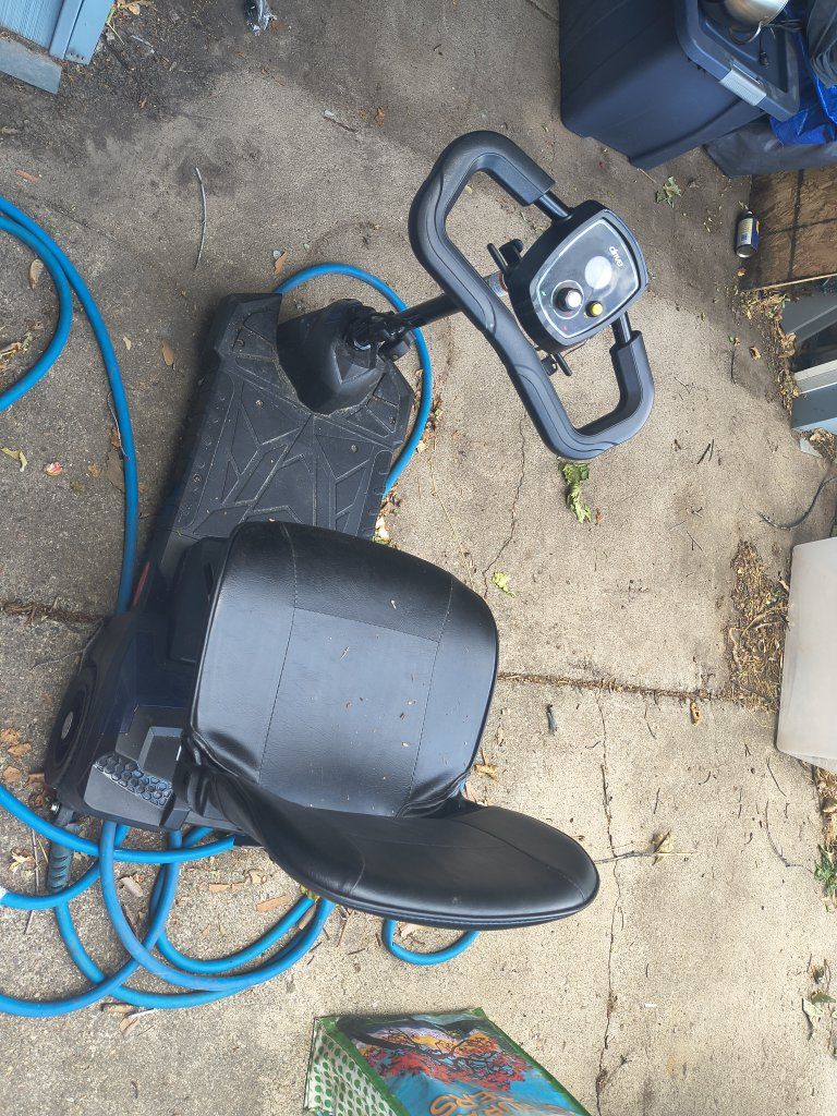 Drive Medical Scout 3-Wheel Mobility Scooter - Black/Blue