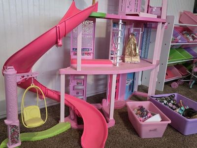 huge barbie house basically new.