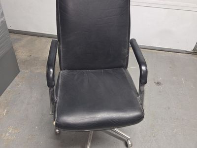desk chair