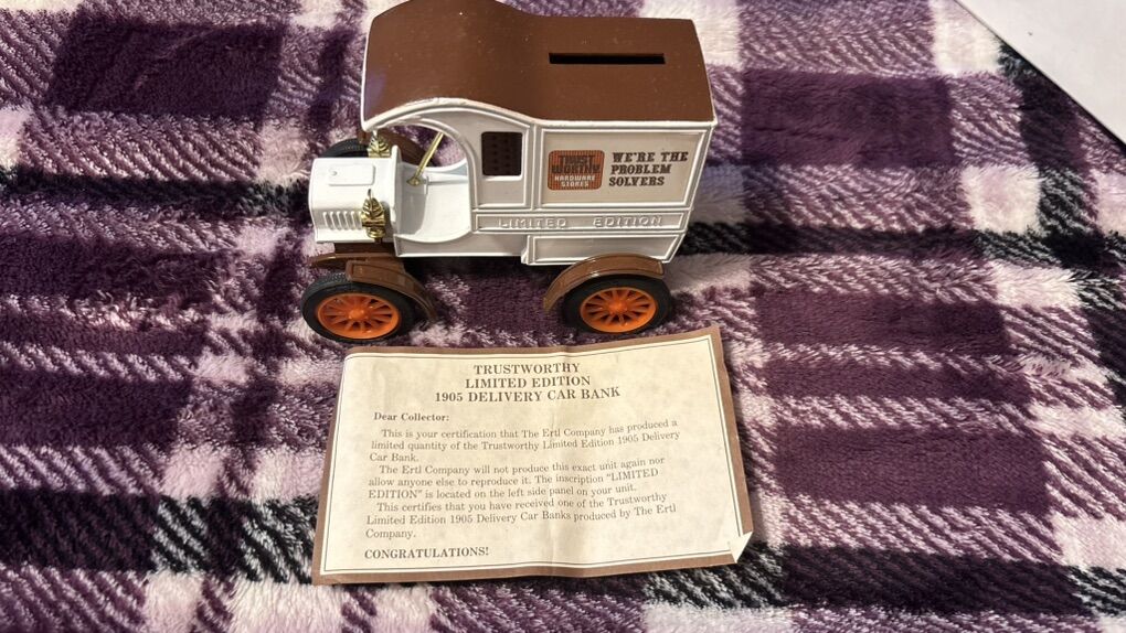1905 Delivery Bank Car Limited Edition