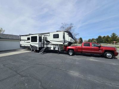 2021 Keystone Alpine 3700FL / 2019 Chevy Silverado High Country