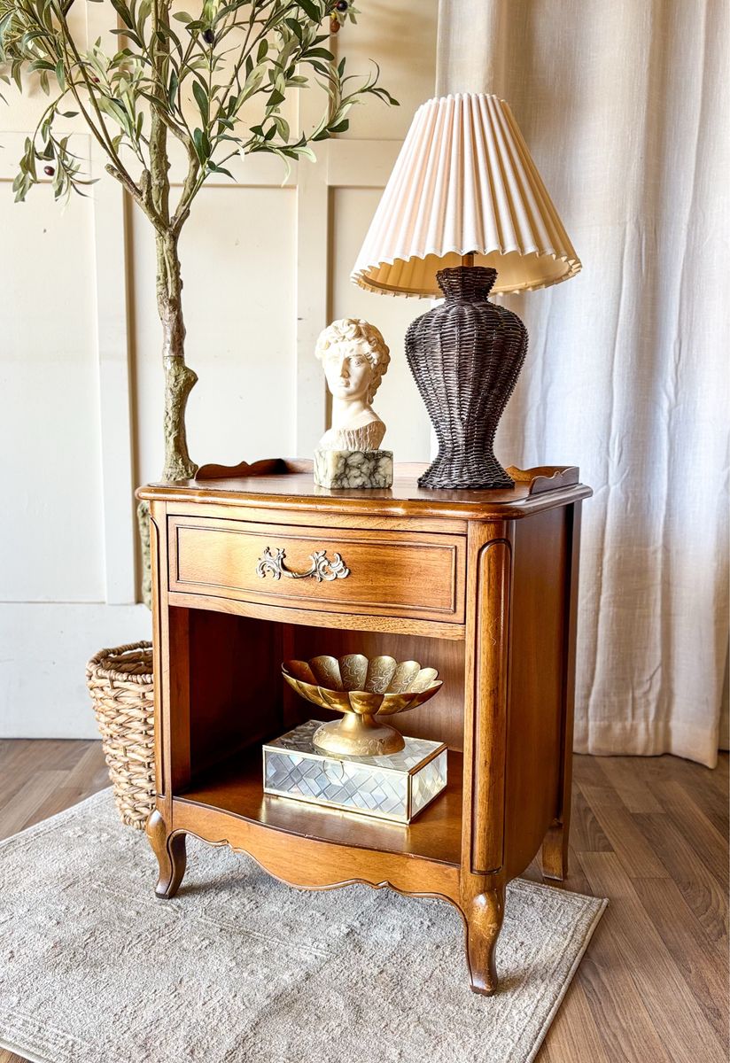 *FREE DELIVERY* Vintage Broyhill French Nightstand