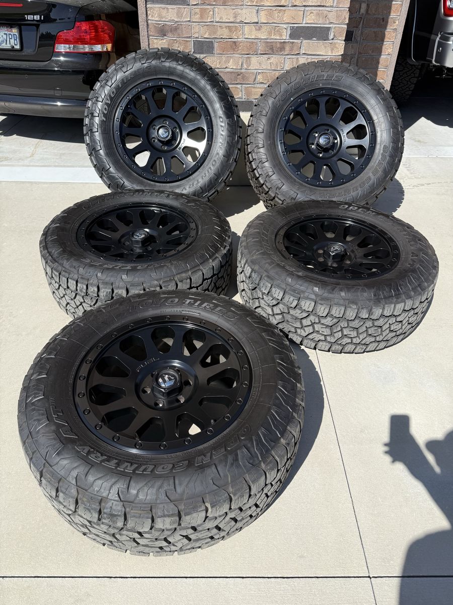 Toyo Open Country AT 295/65R20 on Fuel Vector