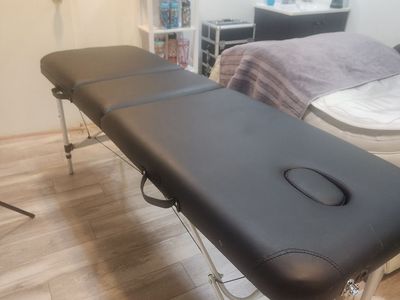 Massage table