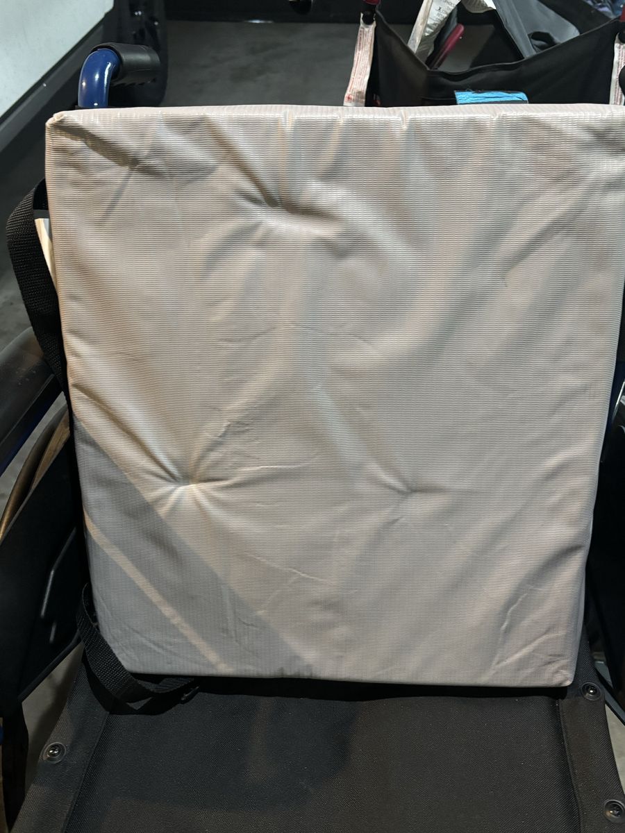 Seat cushion for wheelchair