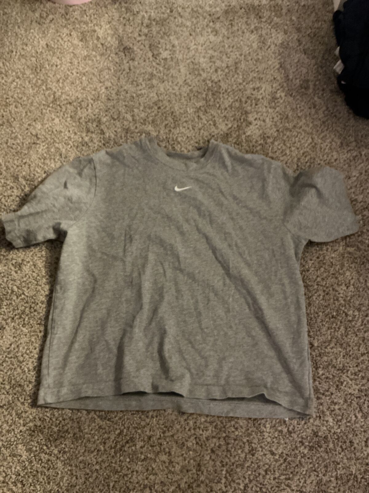 nike shirt size small