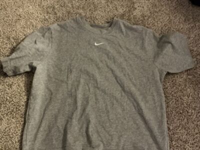nike shirt size small