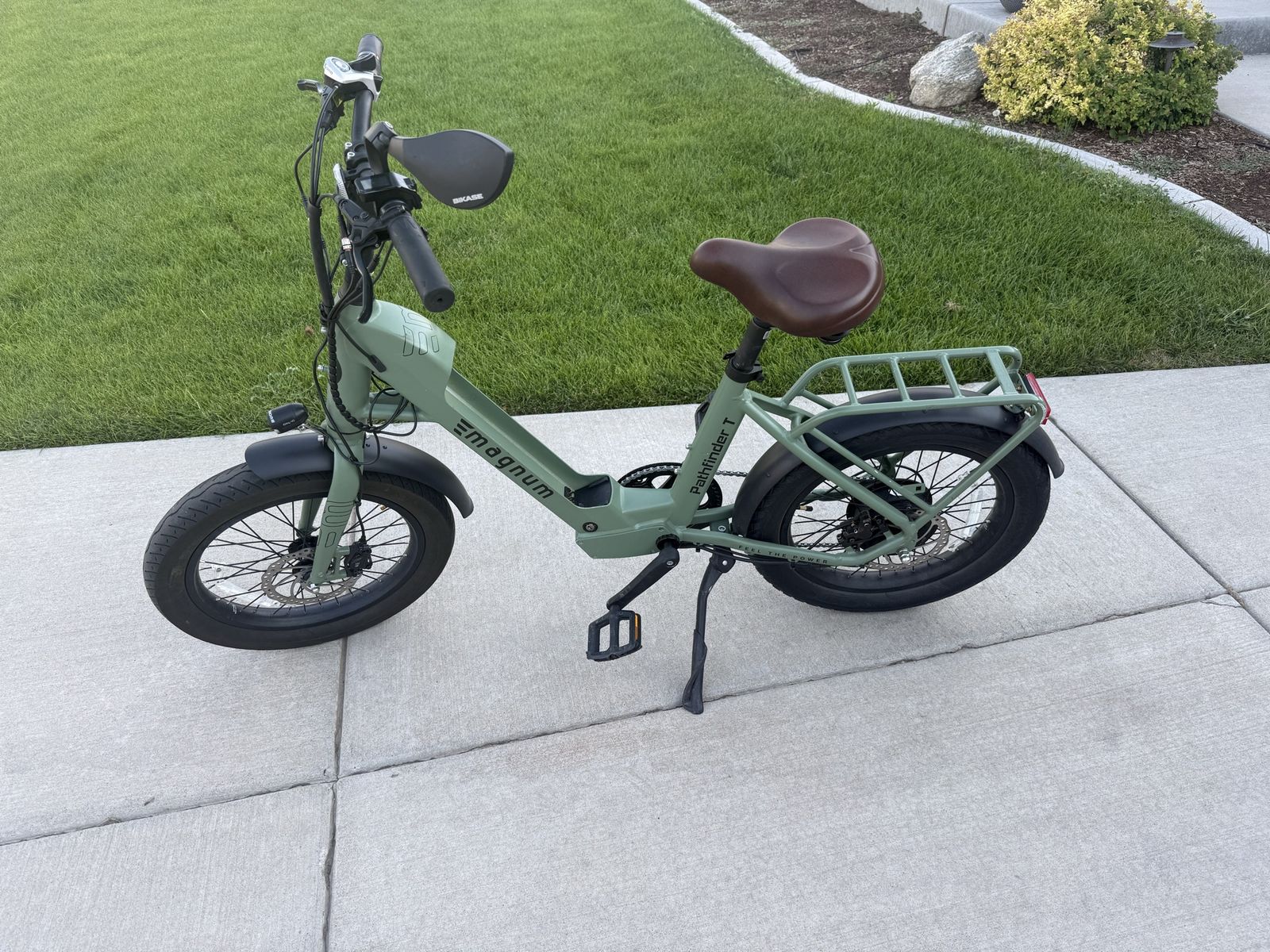 Magnum Pathfinder T Electric Bike - Green Step-Thru E-Bike with Rear Rack