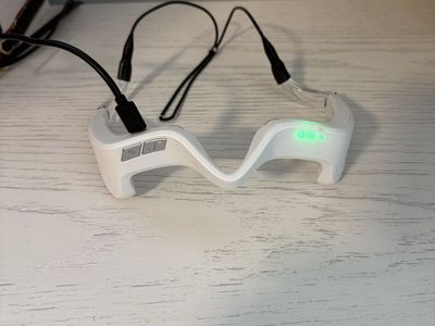 Red Light Therapy Eye Mask - Perfect Condition!