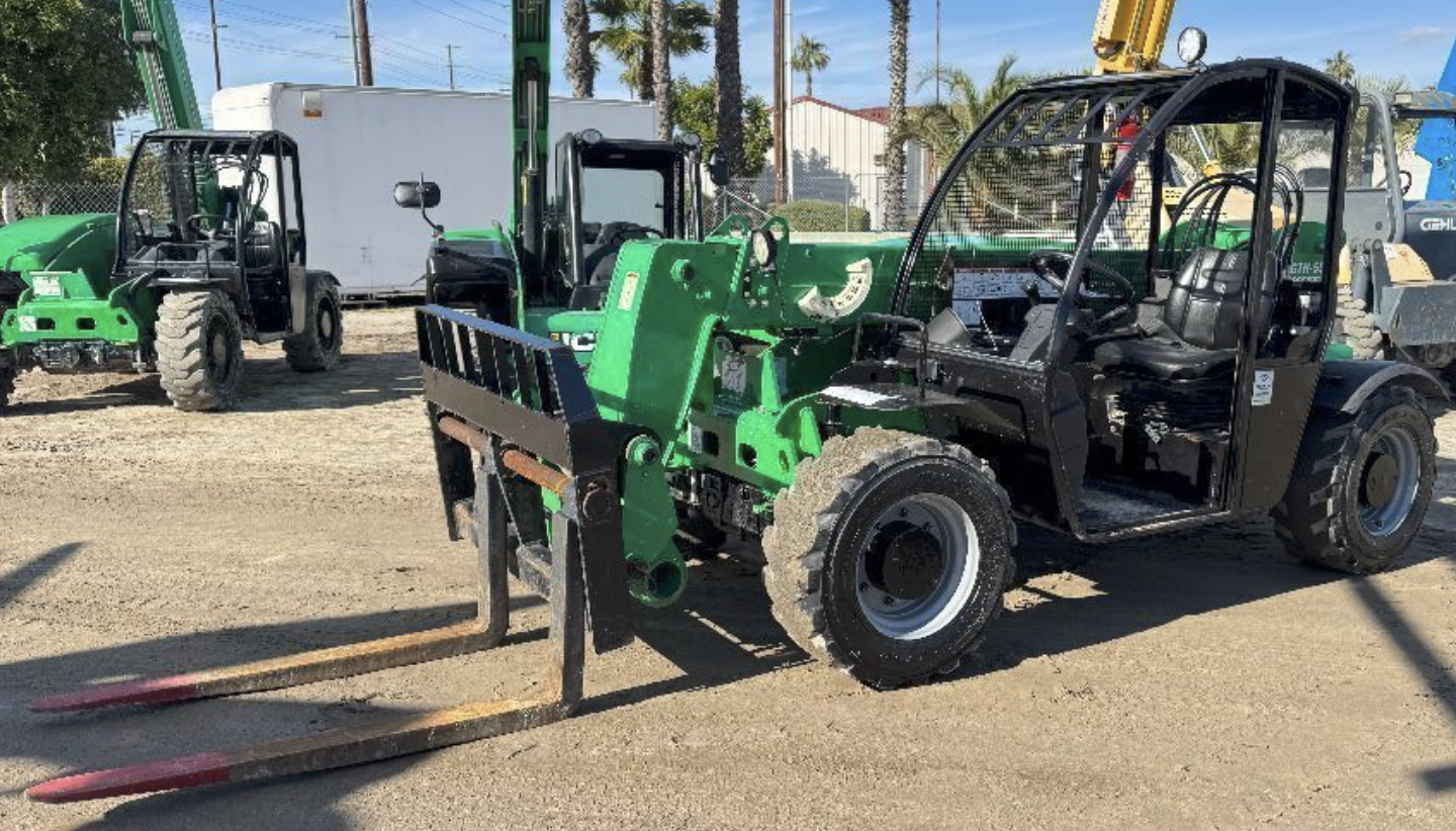 Used Telehandler Forklift 2017 Genie GTH-5519