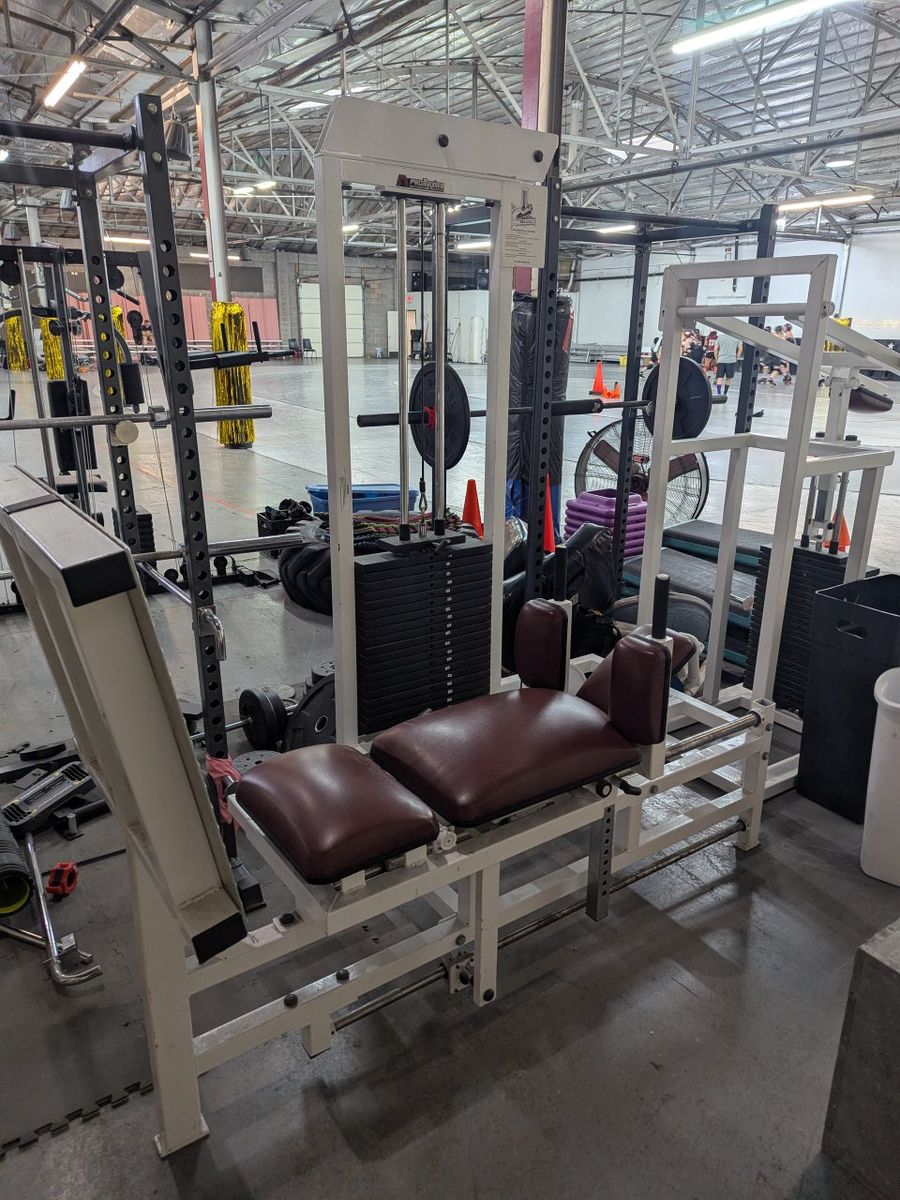 Horizontal leg press machine