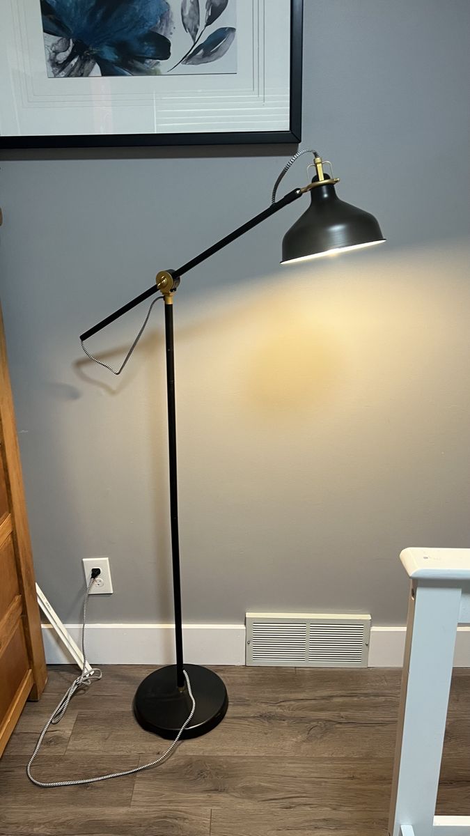 Great Condition Metal Stand Lamp