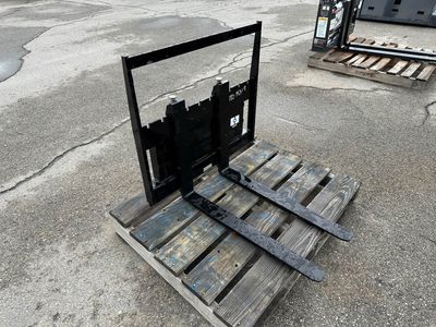NEW UNUSED Forks Fits Skid Steer Walk Behind Stand Up Attachment