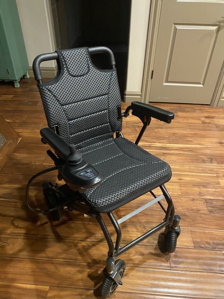 Electric wheelchair With Joystic Control