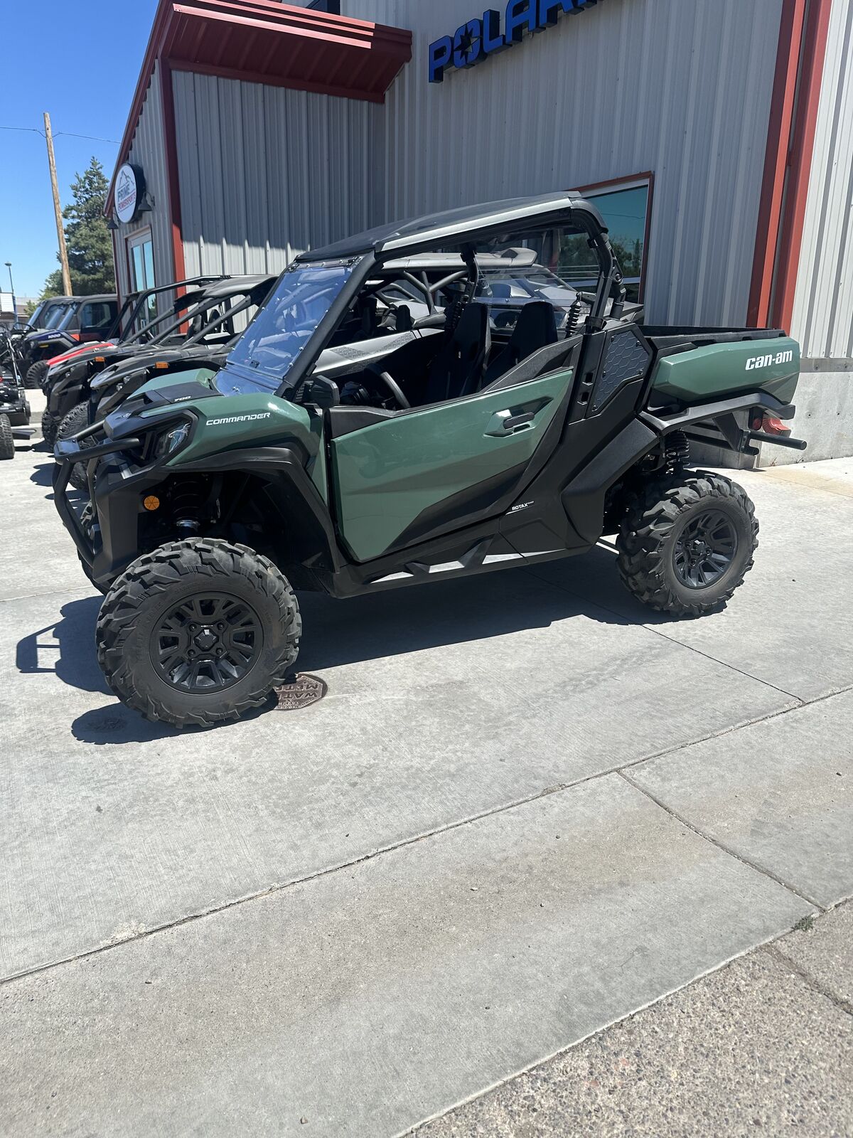 2022 CAN AM COMMANDER 700 DPS