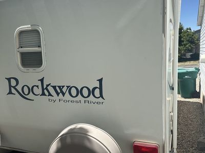 2005 24 ft Rockwood travel trailer