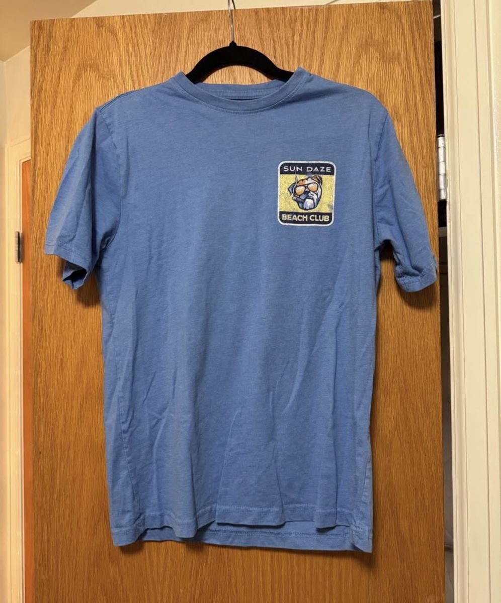 Vintage beach graphic tee