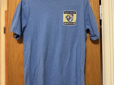 Vintage beach graphic tee