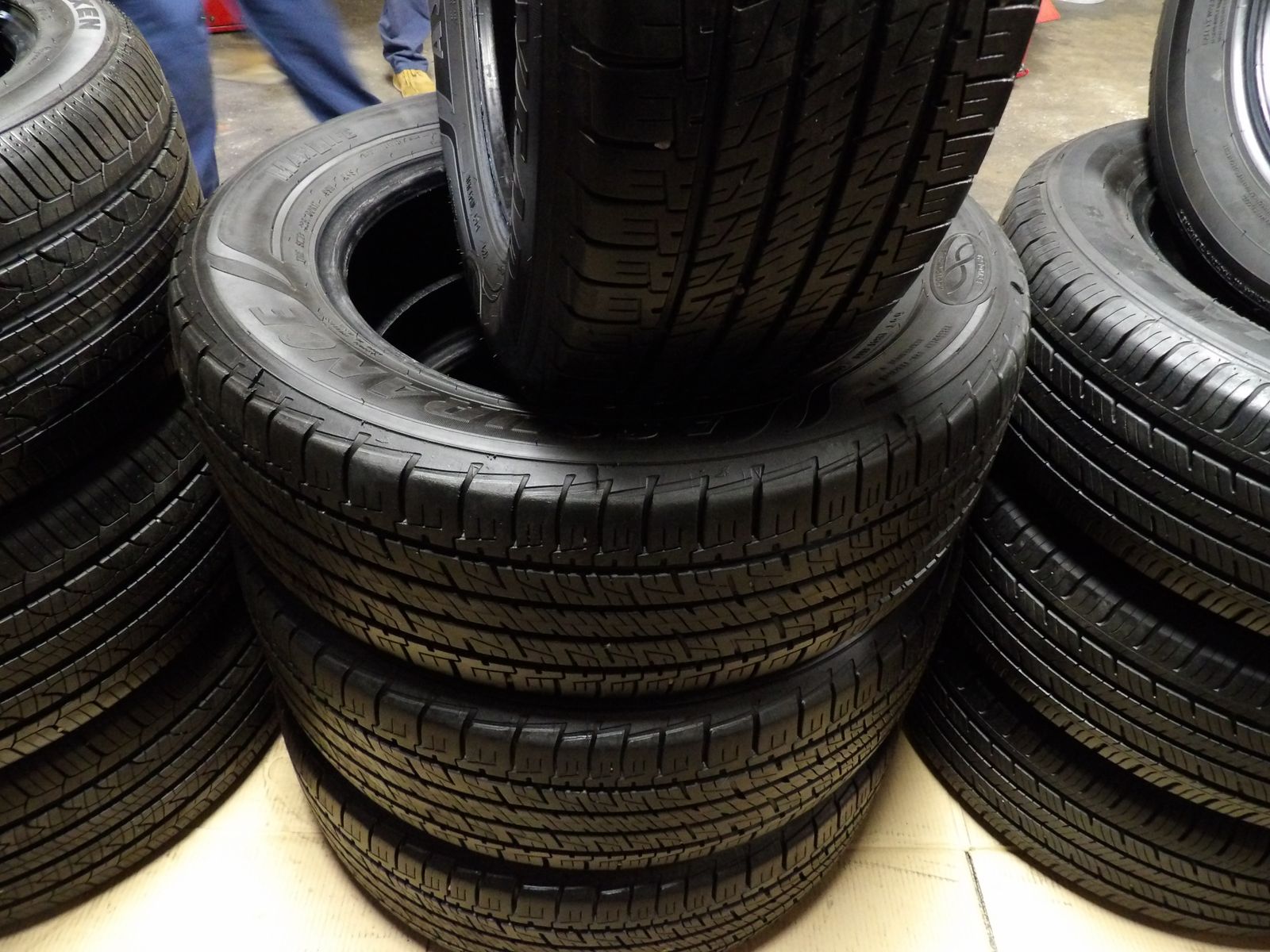 225/60R17 GOODYEAR ASURANCE MAXLIIFE SET OF USED TIRES