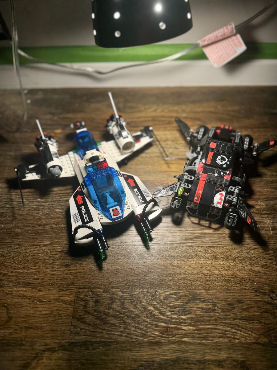 LEGO Space Police 5973 Hyperspeed Pursuit - 2009 Retired Set