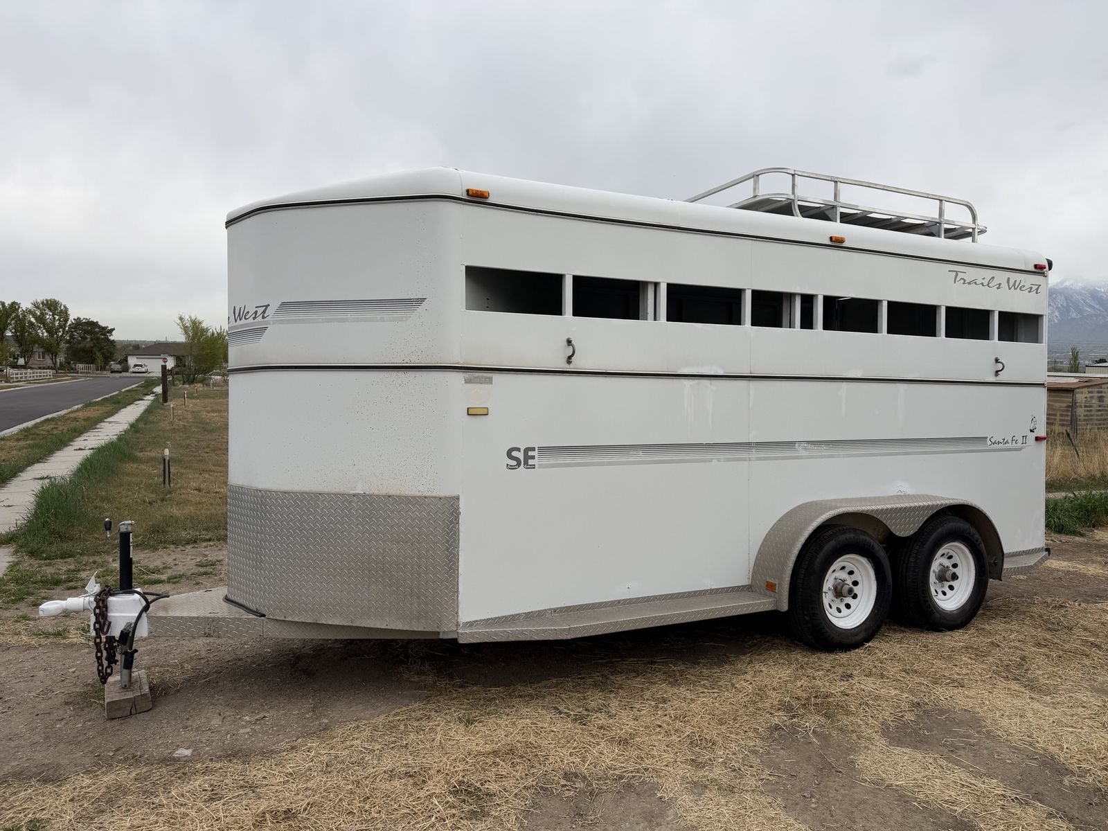 3H Slant Horse Trailer