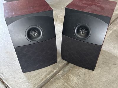 Bookshelf speakers
