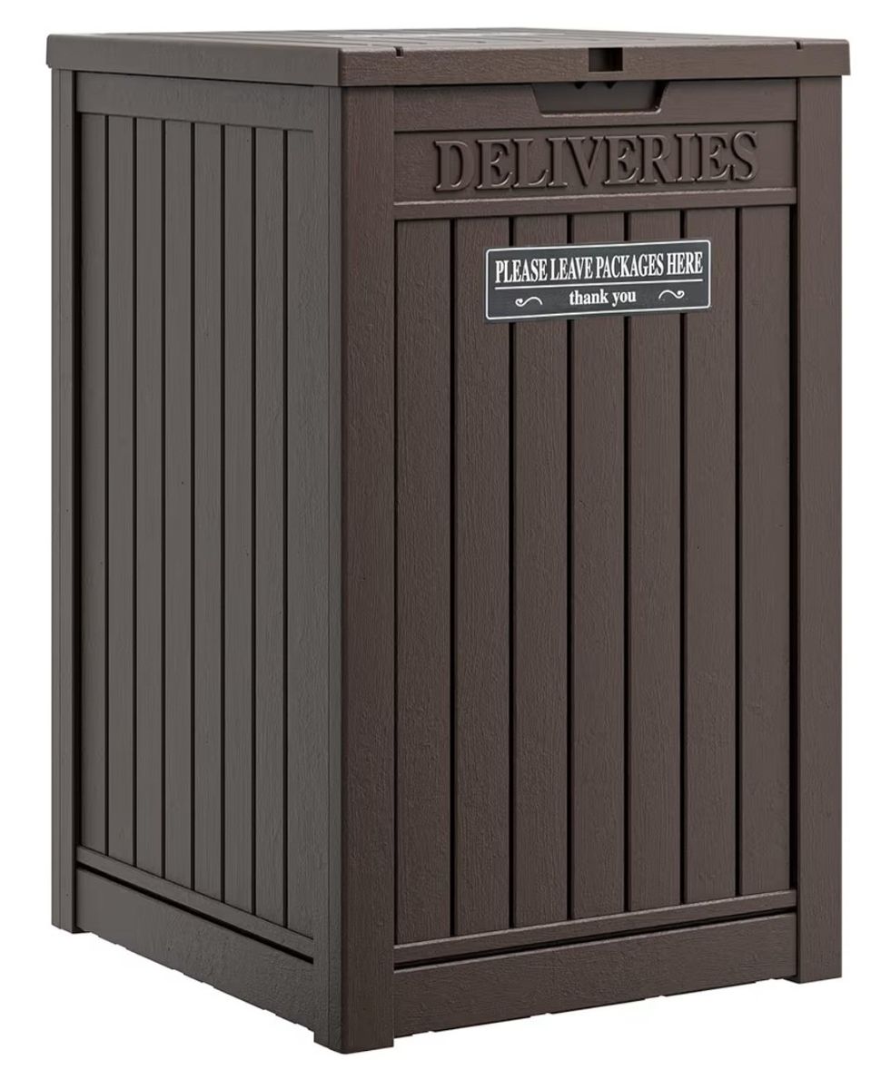 *AVAST, YE PORCH PIRATE SCUM!!!*