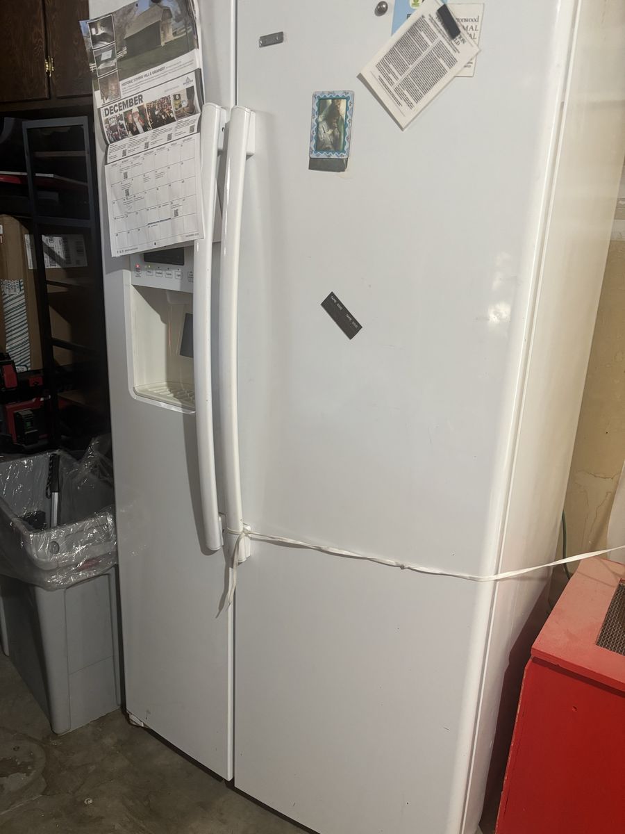General electric fridge and freezer