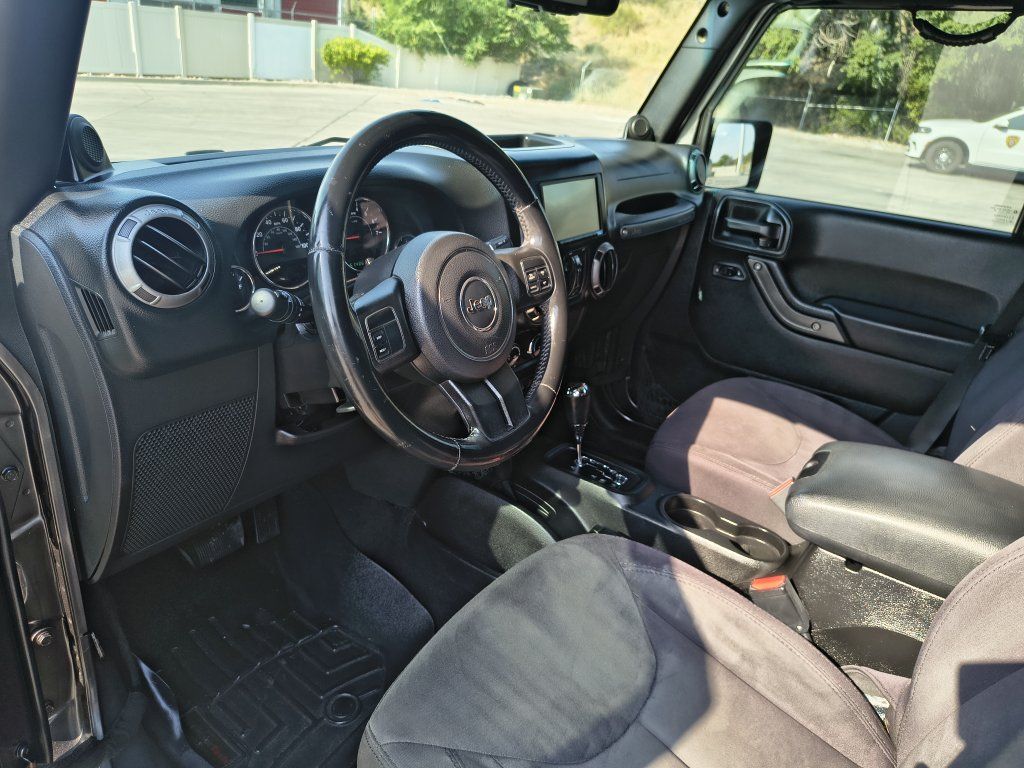 Main image 6