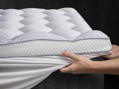 New in box 3 Inch Queen Mattress Topper