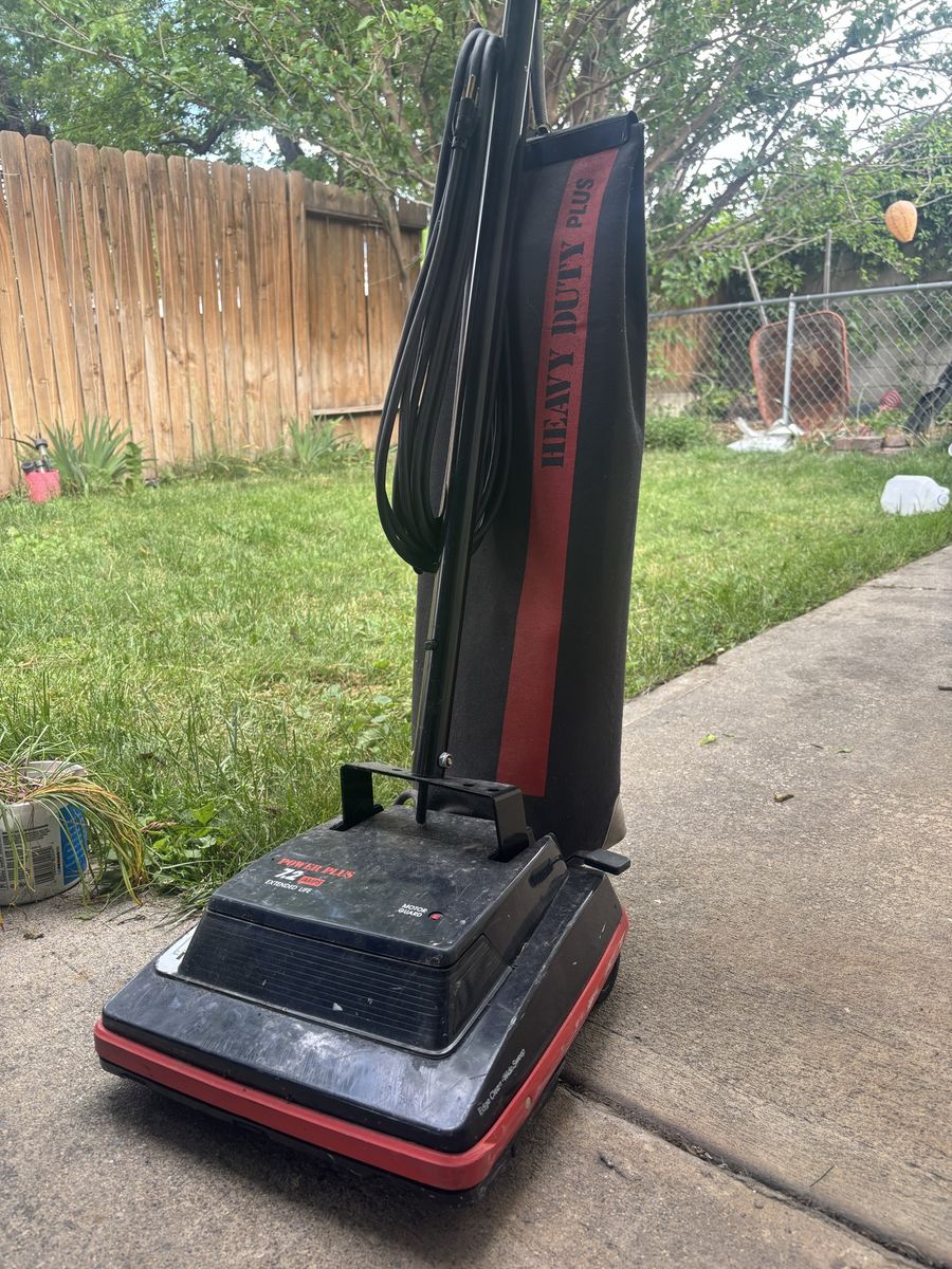 Heavy duty vacuum