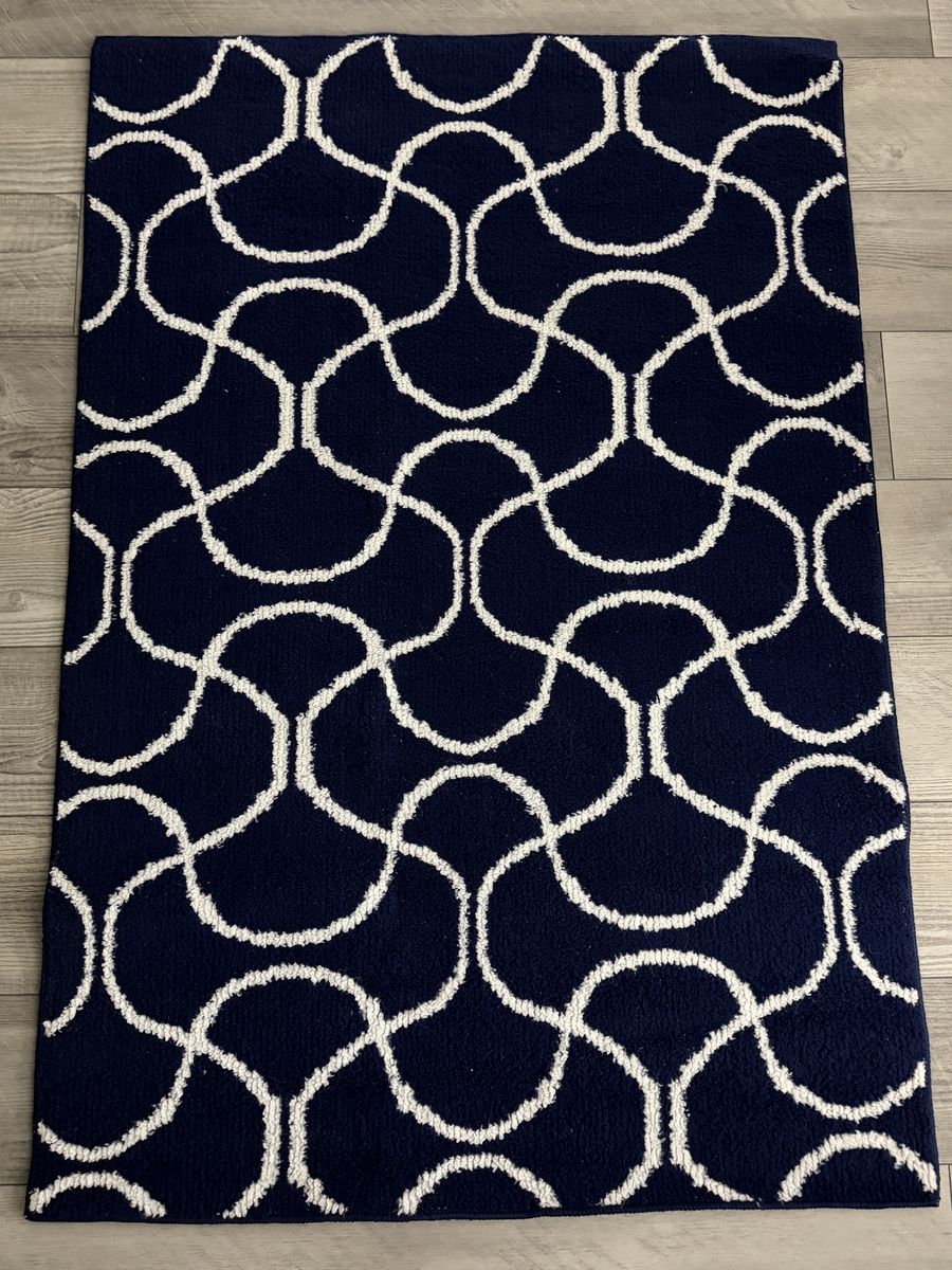 4 x 6' Navy Blue Rug with White Swirl Pattern