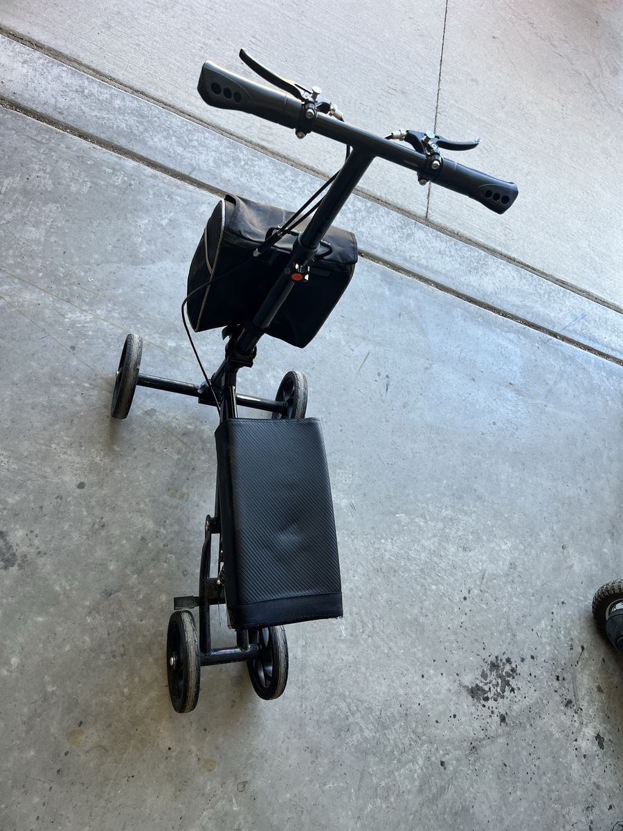 BlessReach Black Knee Scooter Mobility Aid with Handlebars