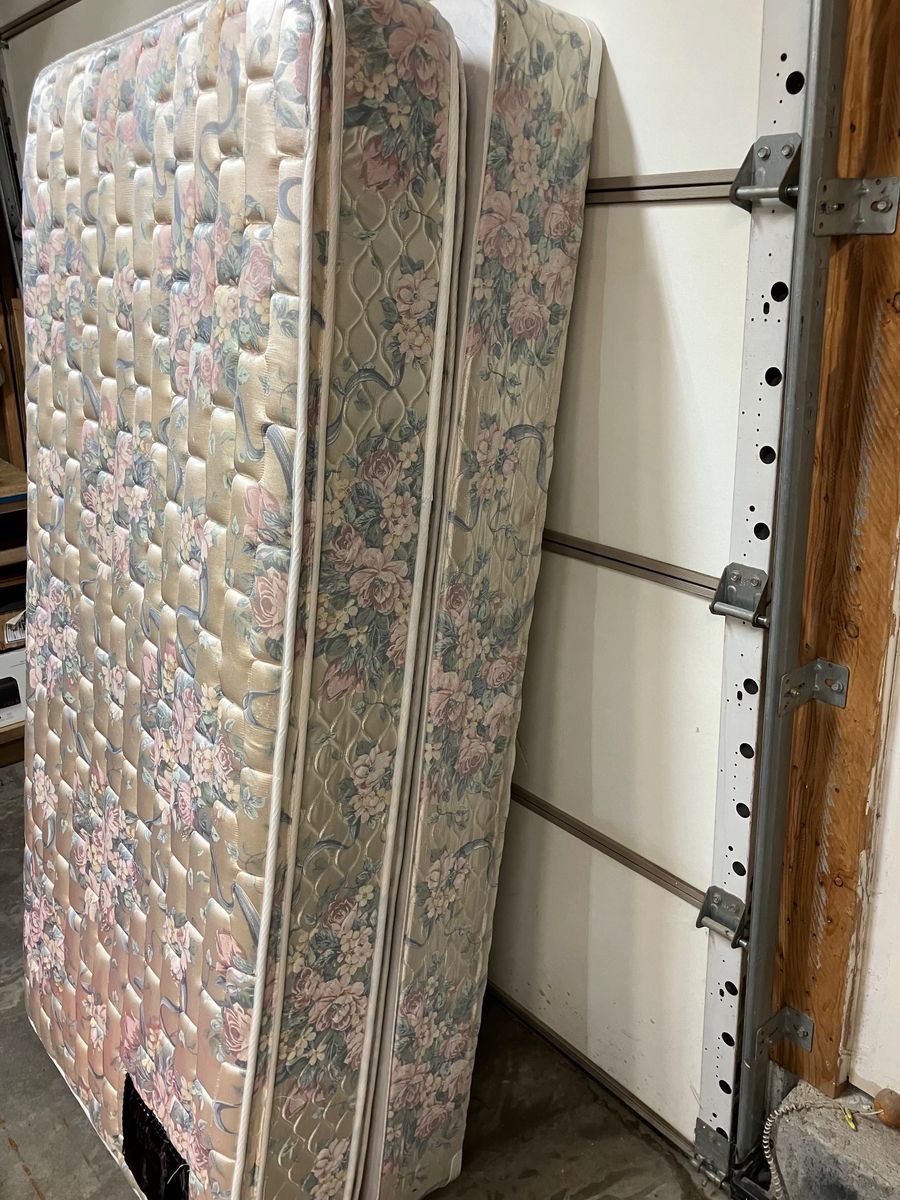 Beautycomfort Embrace twin pillowtop mattress and box spring