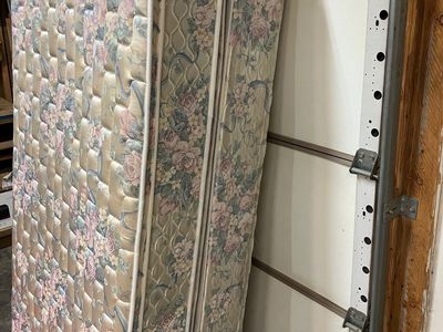 Beautycomfort Embrace twin pillowtop mattress and box spring