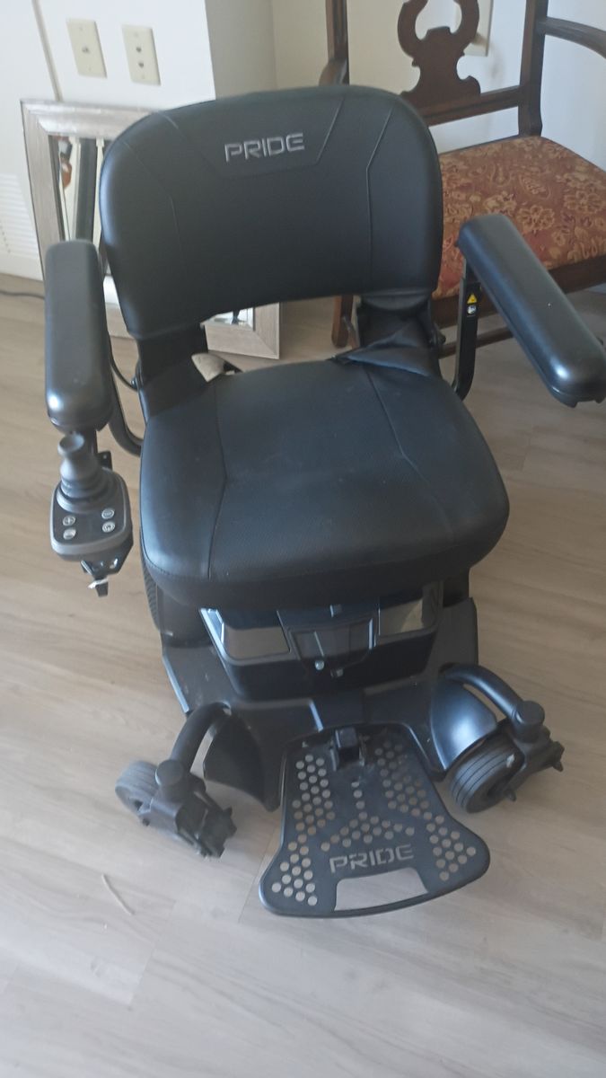 Electric wheelchair