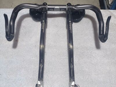 40cm Specialized wing handlebars w/Zipp aero bars