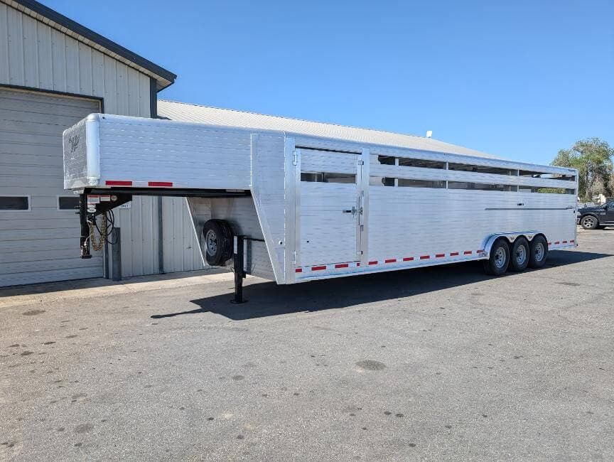 2027 Hillsboro Endura 7.5 x 32 Gooseneck Livestock Trailer 22.6K