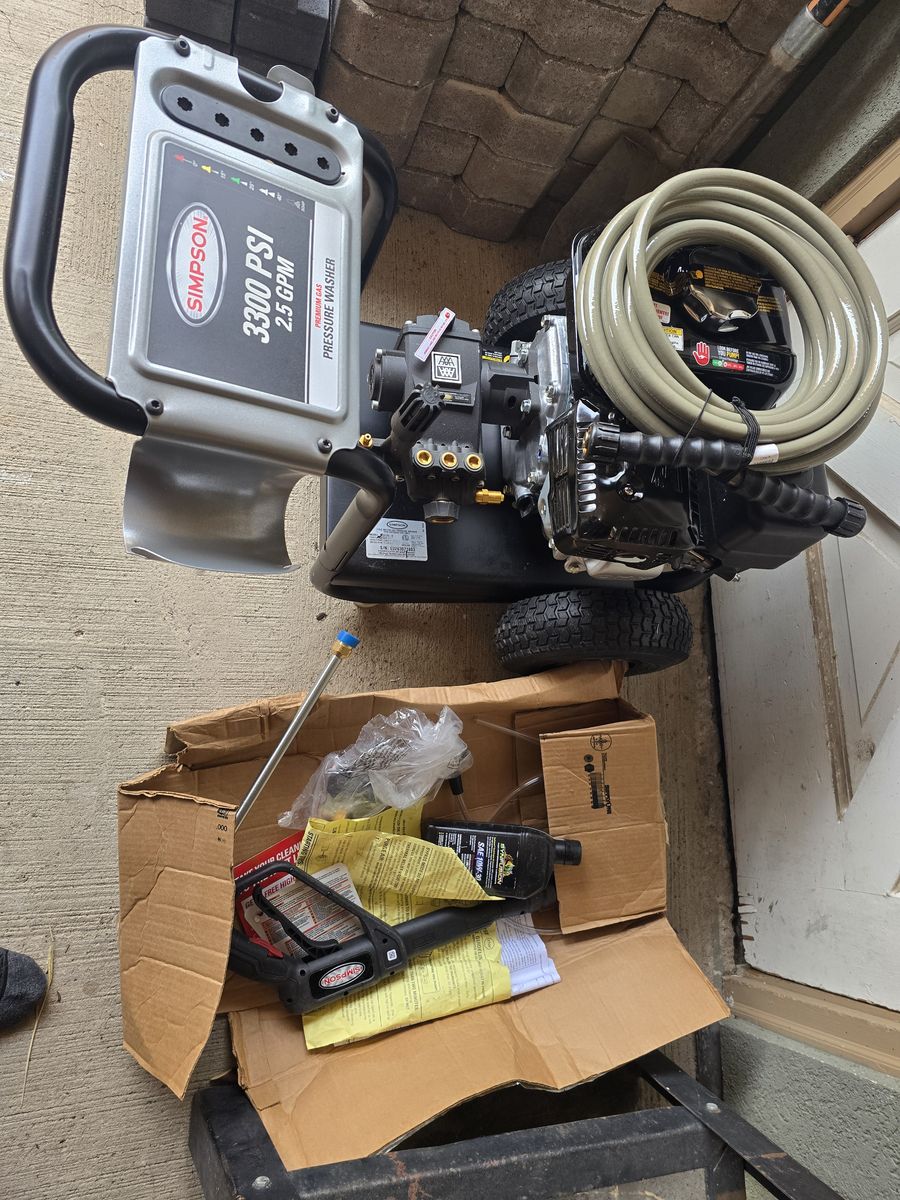 Simpson PowerShot 3300 PSI Gas Pressure Washer with Honda GX200 Engine