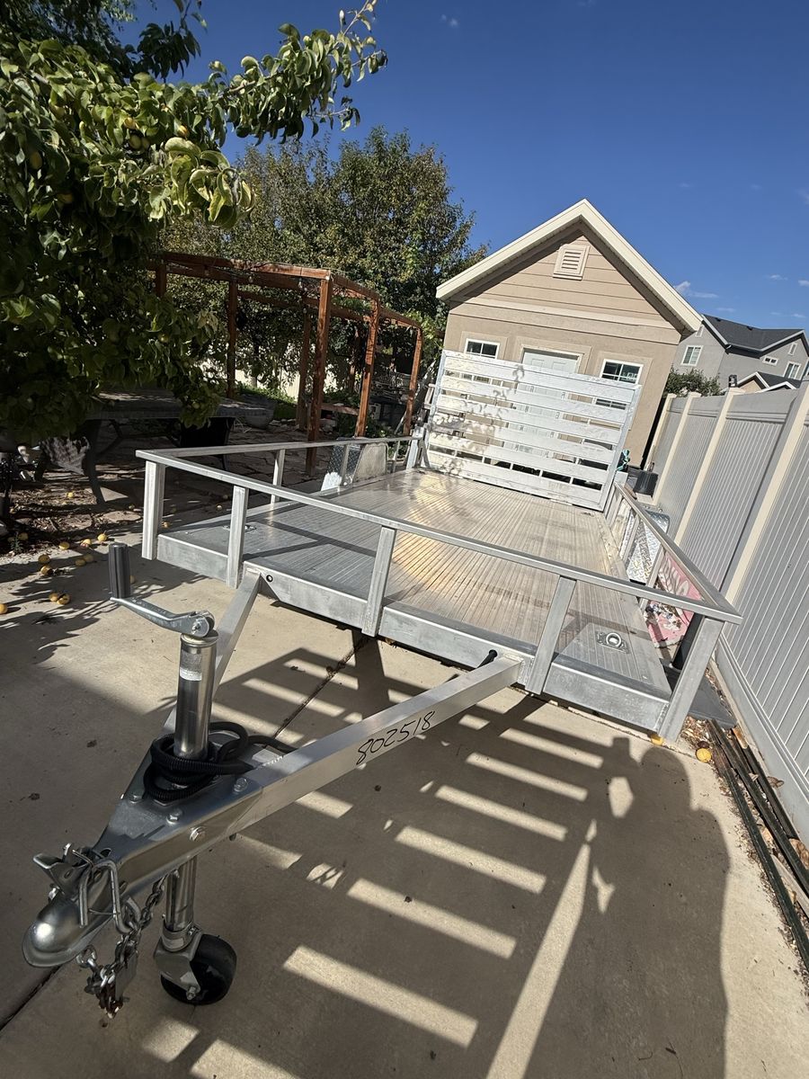 2000 Aluminum Trailer For sale 8x12