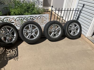 Wheels off of 2018 ford mustang, size 17x7.5,5x114.3, in good condition tires included!