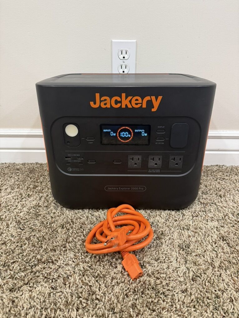 Jackery Explorer 2000 Pro