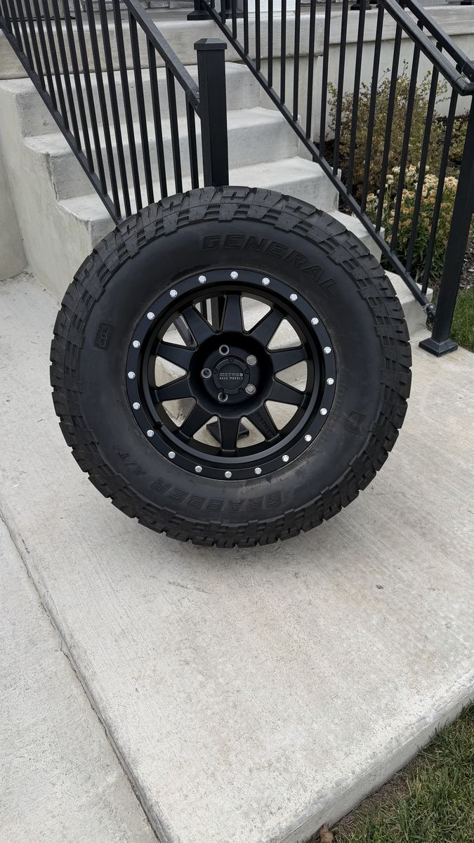 Jeep Gladiator Wrangler Rims and Tires 35/12.50R18 General Grabber ATx Almost new