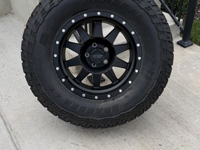 Jeep Gladiator Wrangler Rims and Tires 35/12.50R18 General Grabber ATx Almost new