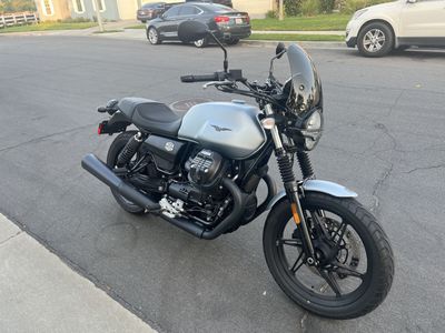 2021 Moto Guzzi V7 Stone Centenario