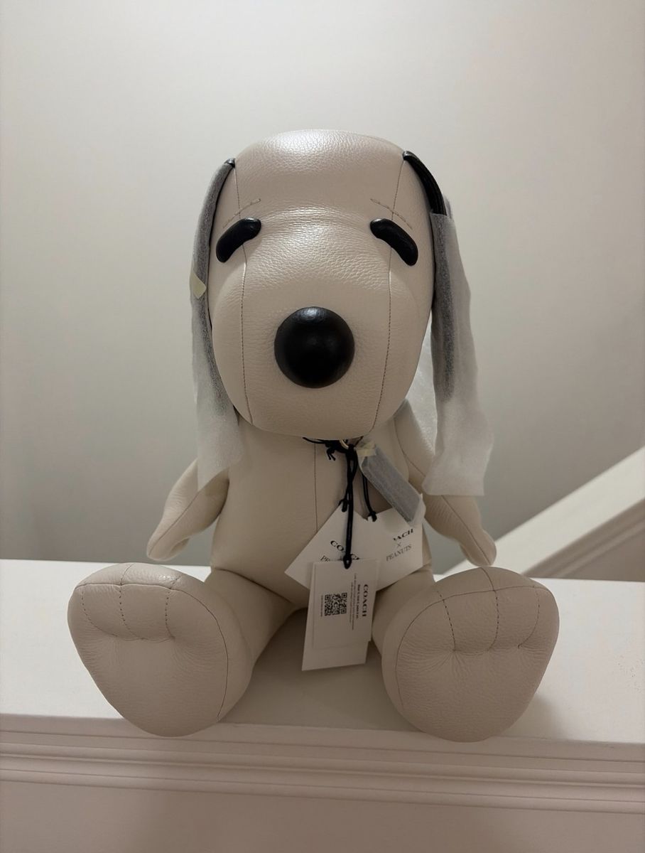 NEW Super Rare Large Coach X Peanuts Snoopy Leather Limited Collectible
