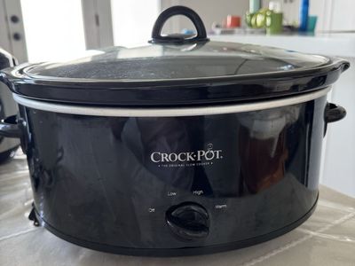 Crock-Pot SCV700-B2-WM1 7-Quart Black Slow Cooker with Low, High, Warm Settings