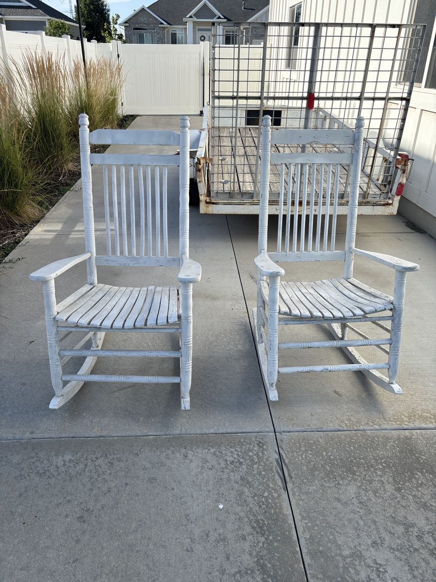 Free Outdoor or patio Rocking chairs