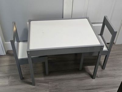 Kids Table and chair set
