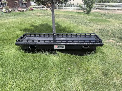 Truck tool box